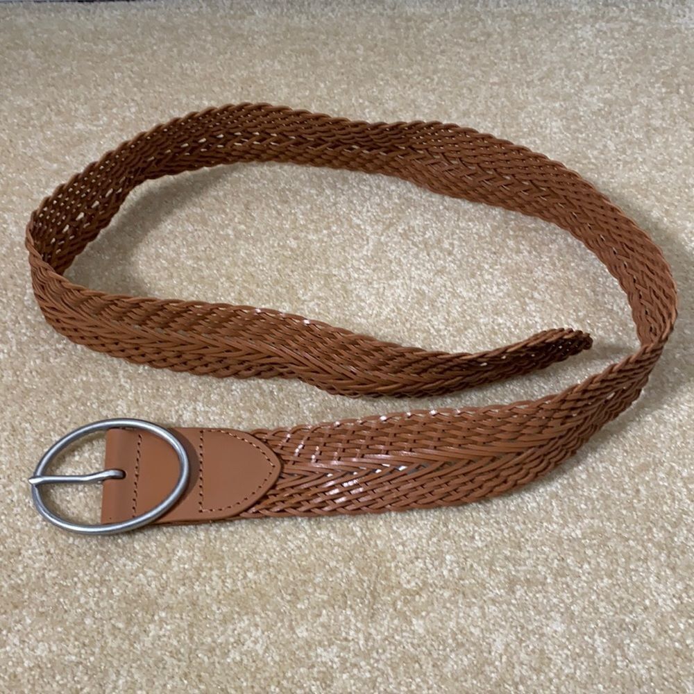 Women’s Belt Tan Woven Medium with Silver Buckle NWT